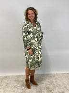 Mönstrad klänning med V-hals från Mixbyheart,  army