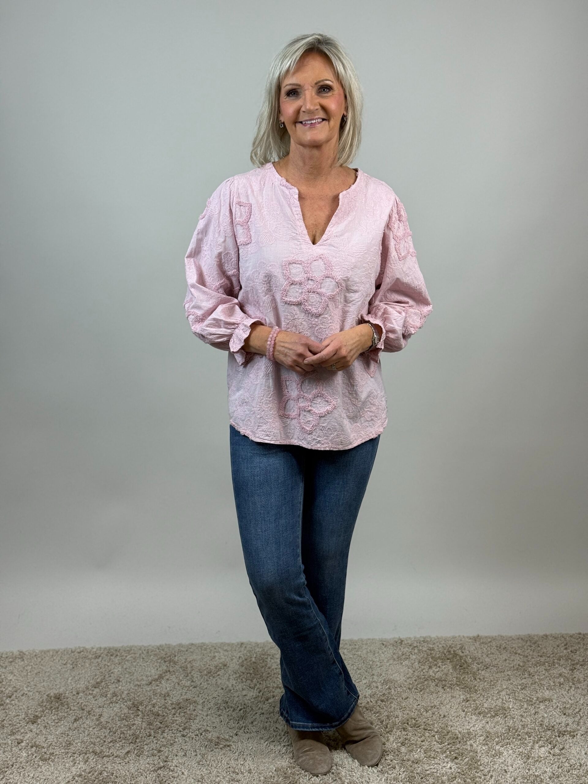 Blus med blomapplicationer från Mixbyheart, rosa