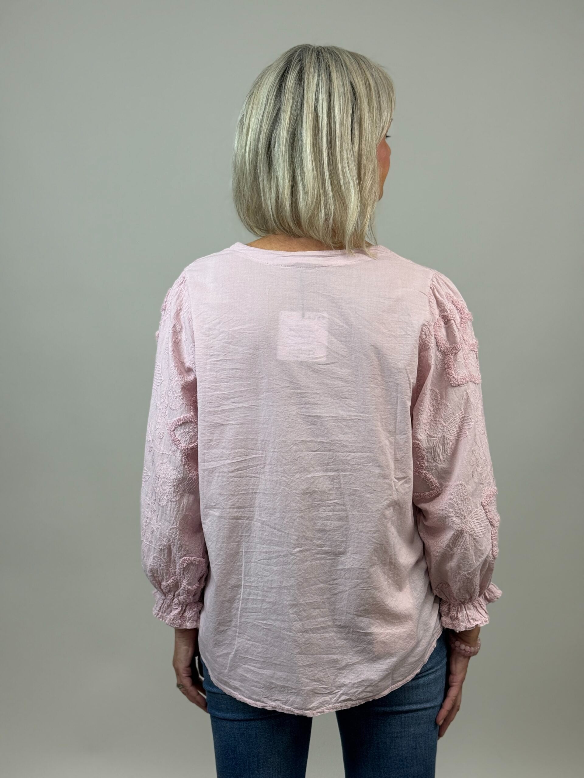 Blus med blomapplicationer från Mixbyheart, rosa