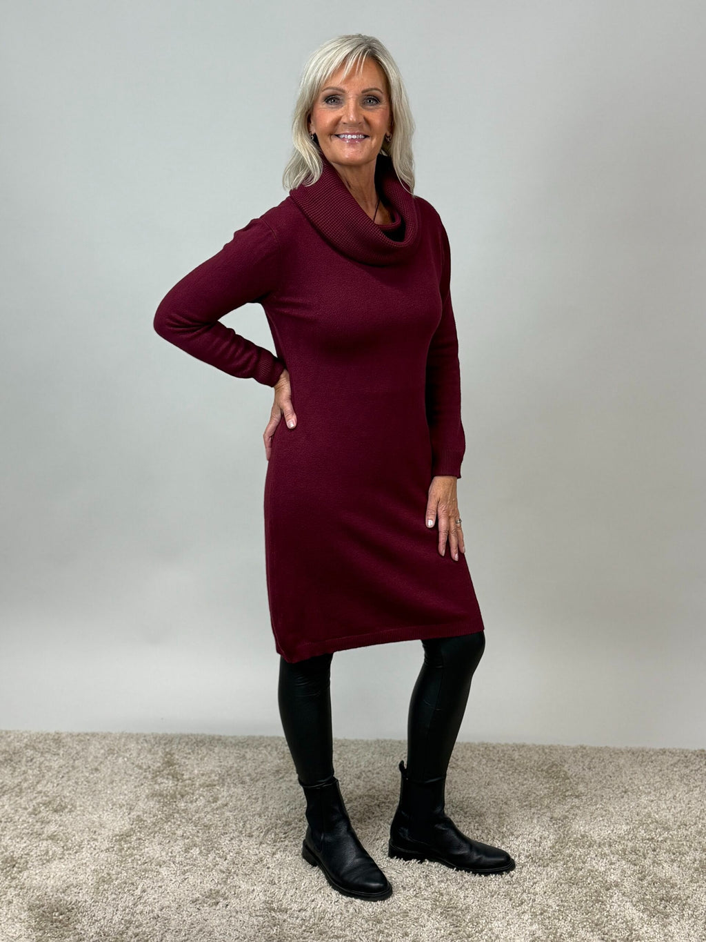 Stickad klänning med polokrage från Mixbyheart