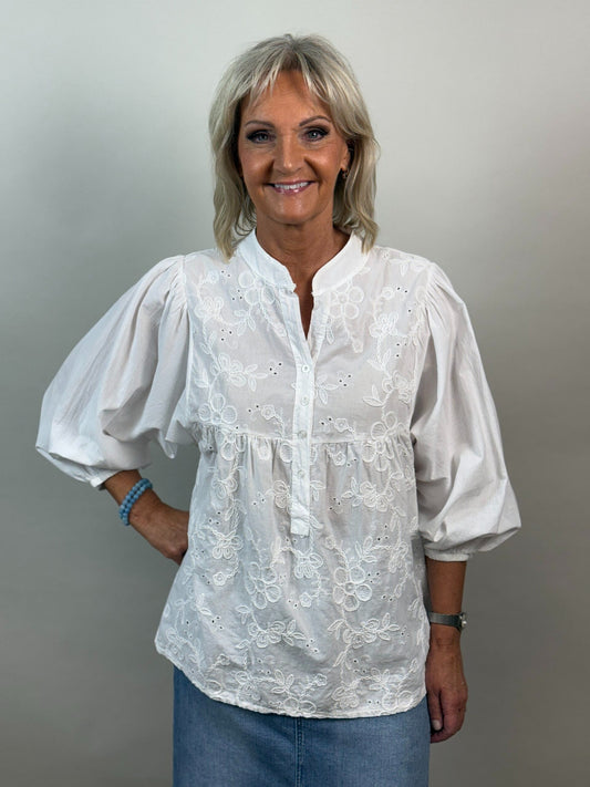 Blus med puffärm och med resår i avslut från Mixbyheart