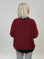 Stickad kofta  Felice med träknappar från Mixbyheart , Vinröd