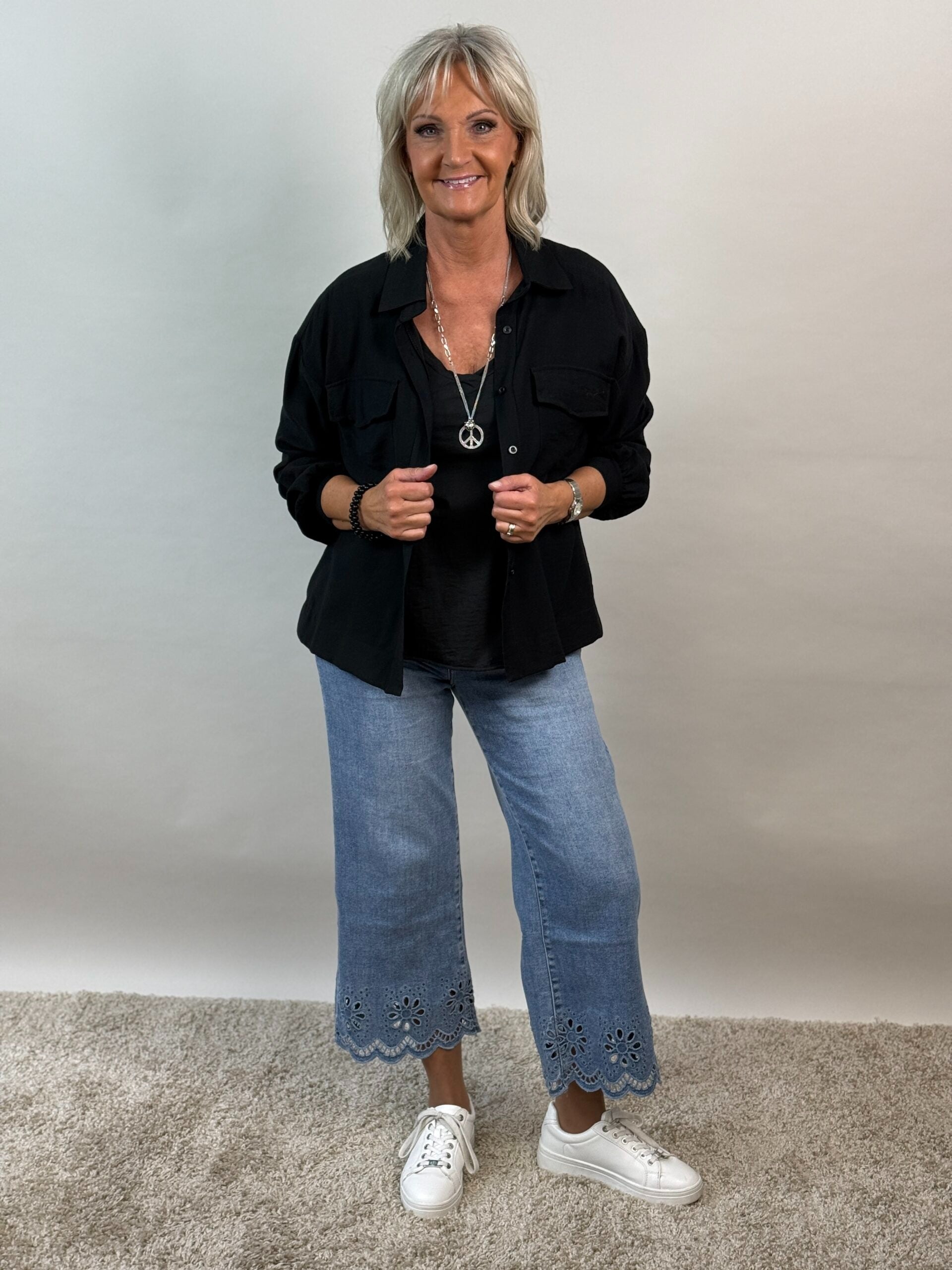 Blus/jacka Hedwig från Mixbyheart, svart