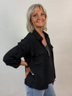 Blus/jacka Hedwig från Mixbyheart, svart