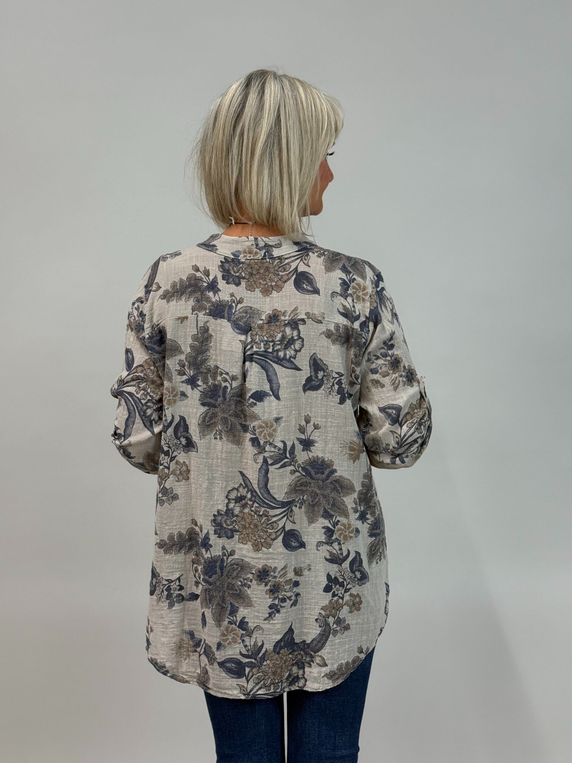 Mönstrad blus Ellie 530 beige från Mixbyheart