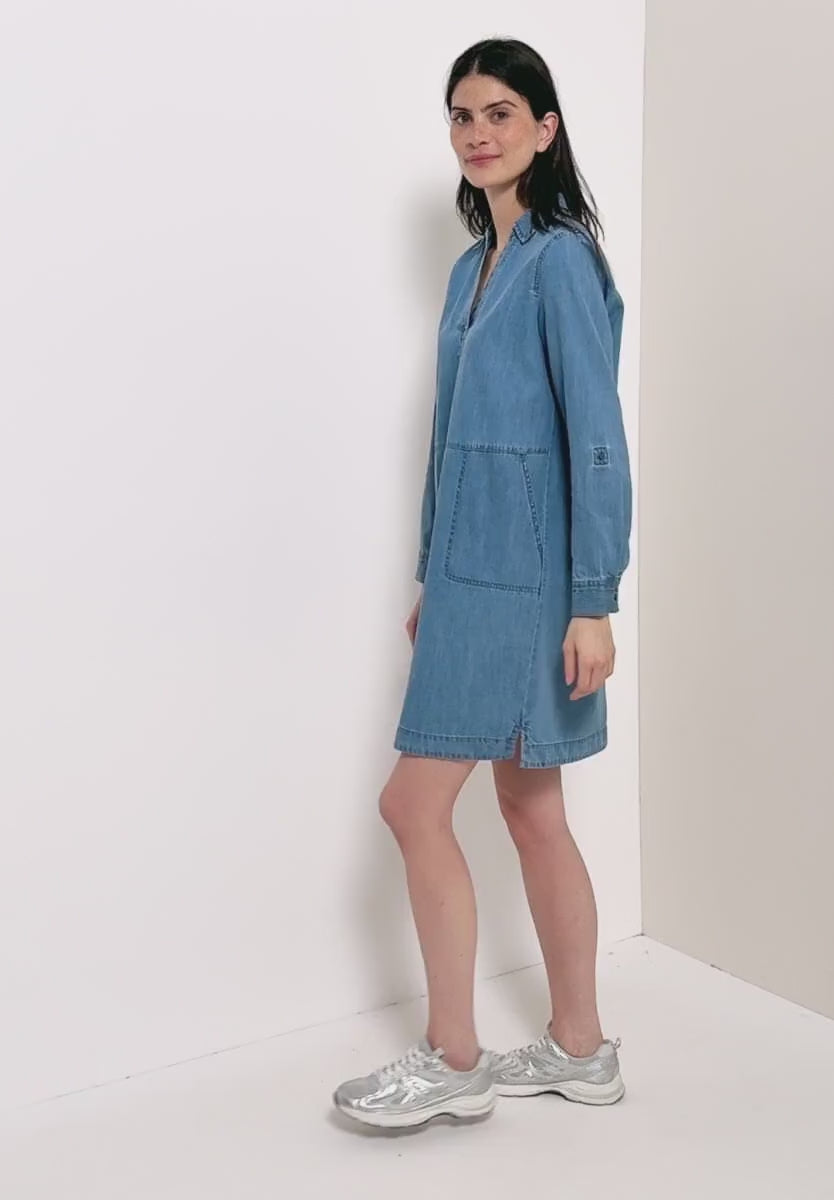 Knälång klänning i denim-look från Cecil