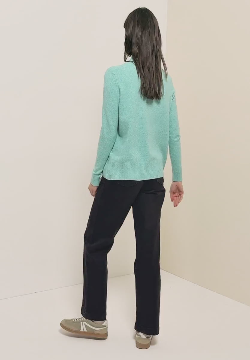 Mysig tröja med turtelkrage, skum blå melerad