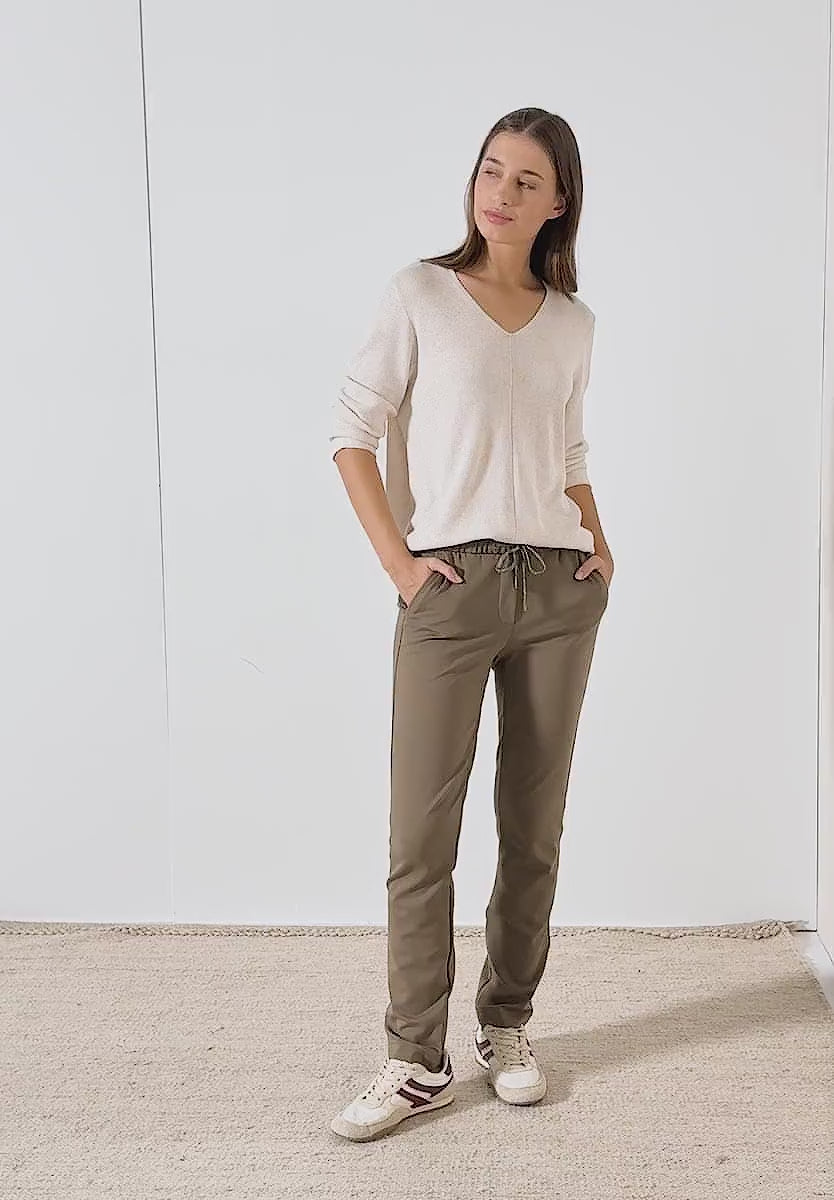 V-ringad stickad tröja, beige melange
