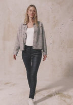 Coated byxa modell Scarlett, medelhög midja, svart