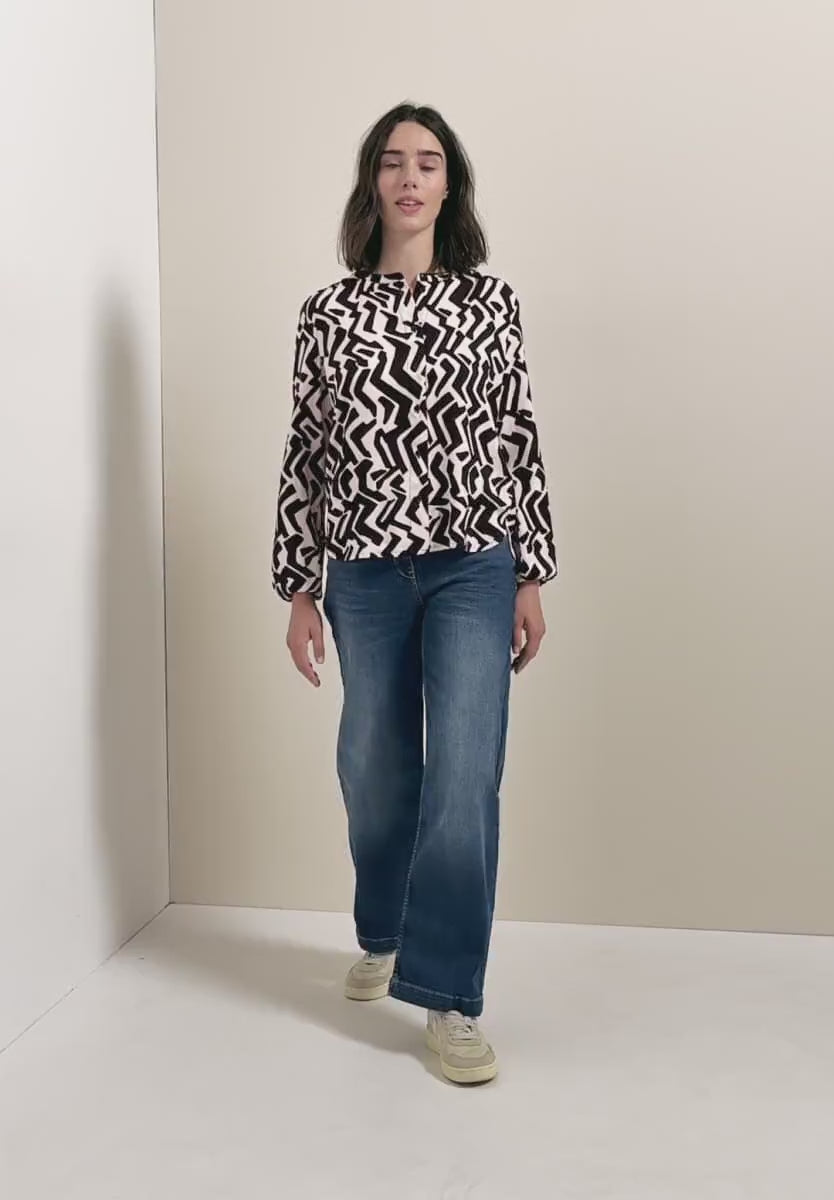 Mönstrad blus i viskos från Cecil