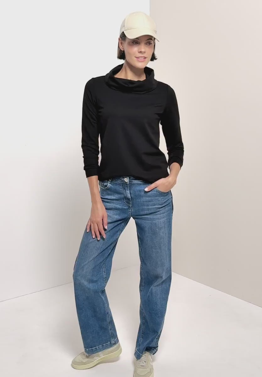 Supermjuk tröja med stor krage, svart