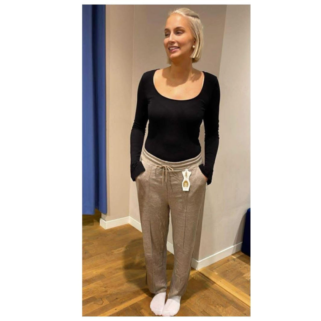 Mjuka byxor med resår från Caramelle