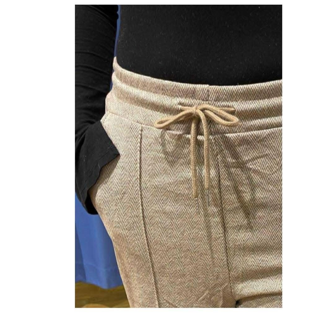 Mjuka byxor med resår från Caramelle