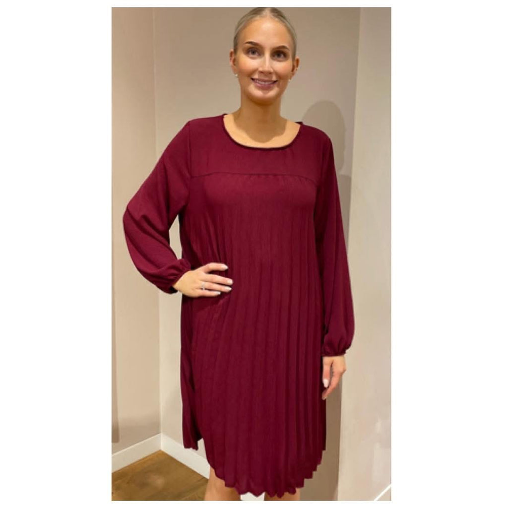 Plisserad klänning från Chica London/Caramelle