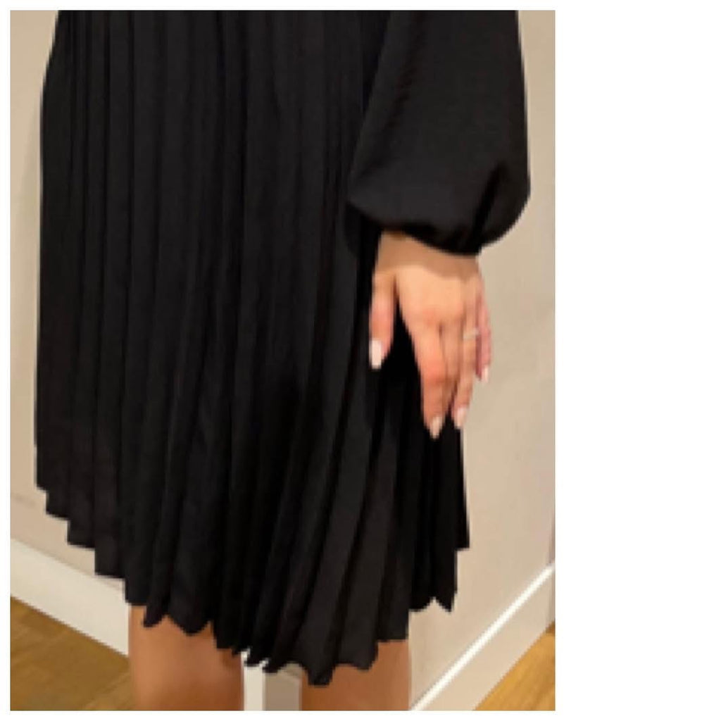 Plisserad klänning från Chica London/caramelle , svart